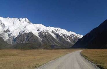 South Island Tour from Christchurch Including Queenstown and Milford Sound Image 4