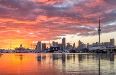 Deluxe Northern Explorer Image 3