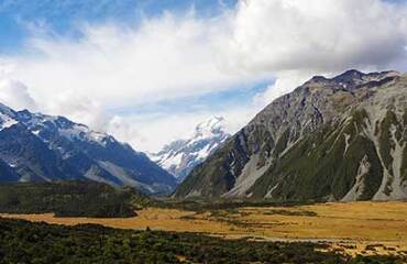 South Island Tour from Christchurch Including Queenstown and Milford Sound Image 5