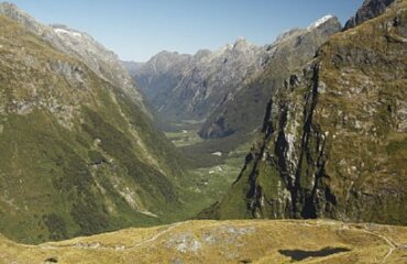Southern Highlights and Milford Track Guided Walk Image 4