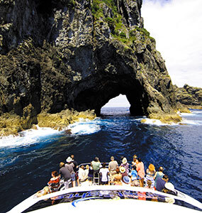 Hole in the Rock cruise in the Bay of Islands