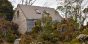 Barn Bluff Hut