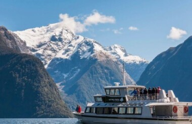Milford Sound Coach, Cruise, Fly small group tour from Queenstown