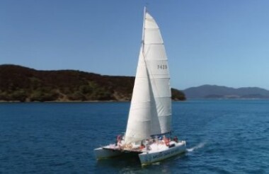 Island Hopper Day Cruise with Barefoot Sailing Adventures