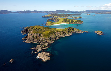 See all of New Zealand with a tailor-made package holiday