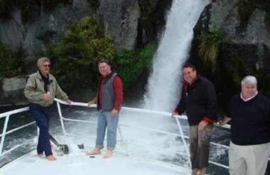 Lake Taupo Scenic Cruise to the Maori Rock Carvings