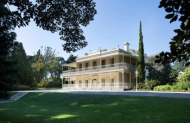 Garden Entry and House Tour by Como House & Garden