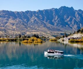 Cruise on Lake Wakatipu - credit to Destination Queenstown