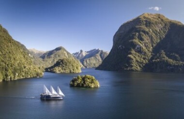 Dusky & Doubtful Sound Gold Star with Fiordland Helicopters