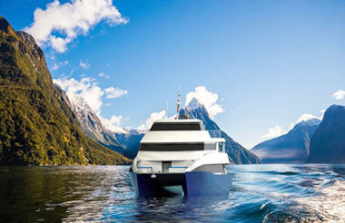 Milford Sound Overnight Cruise on the Fiordland Jewel with Fiordland Discovery