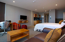 King & Queen Hotel Suites