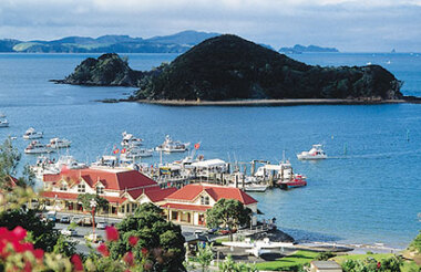 Discover everything New Zealand has to offer with these great vacation packages