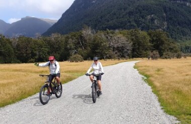 Ride to Paradise - Glenorchy E-bike Guided Tour with Ride to the Sky