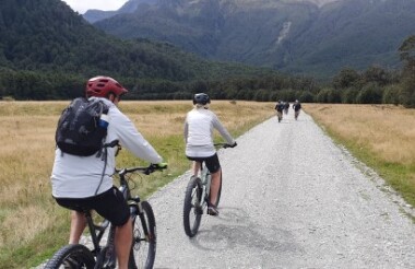 Ride to Paradise - Glenorchy E-bike Guided Tour with Ride to the Sky