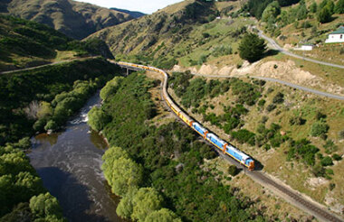 Taieri Gorge Railway: Dunedin to Middlemarch and Return