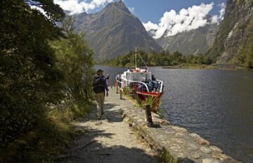 Southern Highlights and Milford Track Guided Walk - Day 9