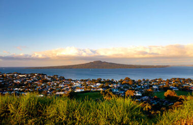Auckland City Revealed Half Day Tour with Bush and Beach