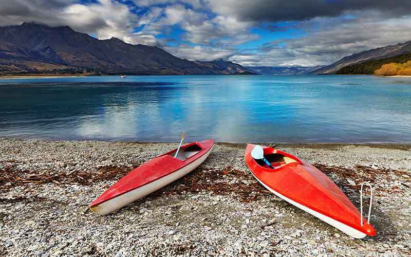 Enjoy some time on Lake Wakatipu in a canoe or kayak Take a boat onto Lake Wakatipu for the day