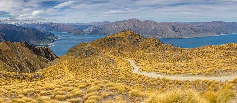 Hike Isthmus Peak, Lake Hawea, New Zealand