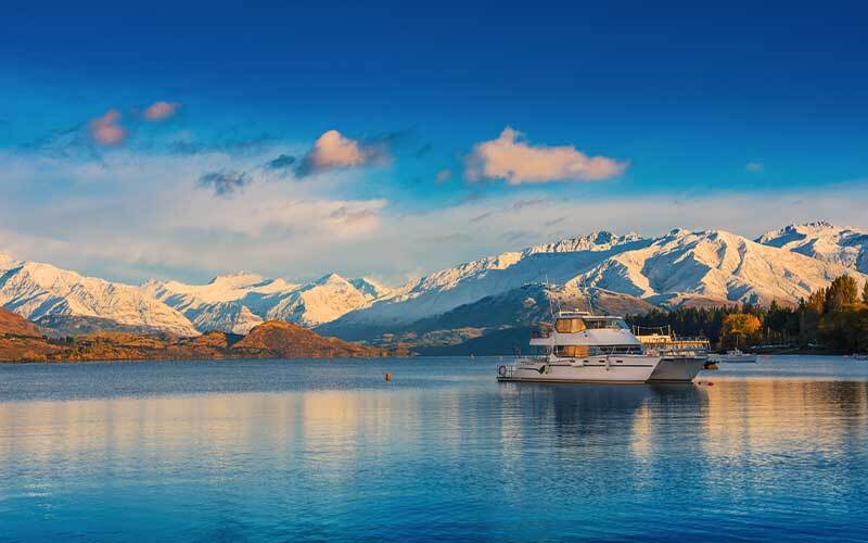Have a picnic by the Lake and enjoy the spectacular views Picnic by Lake Wanaka and relax