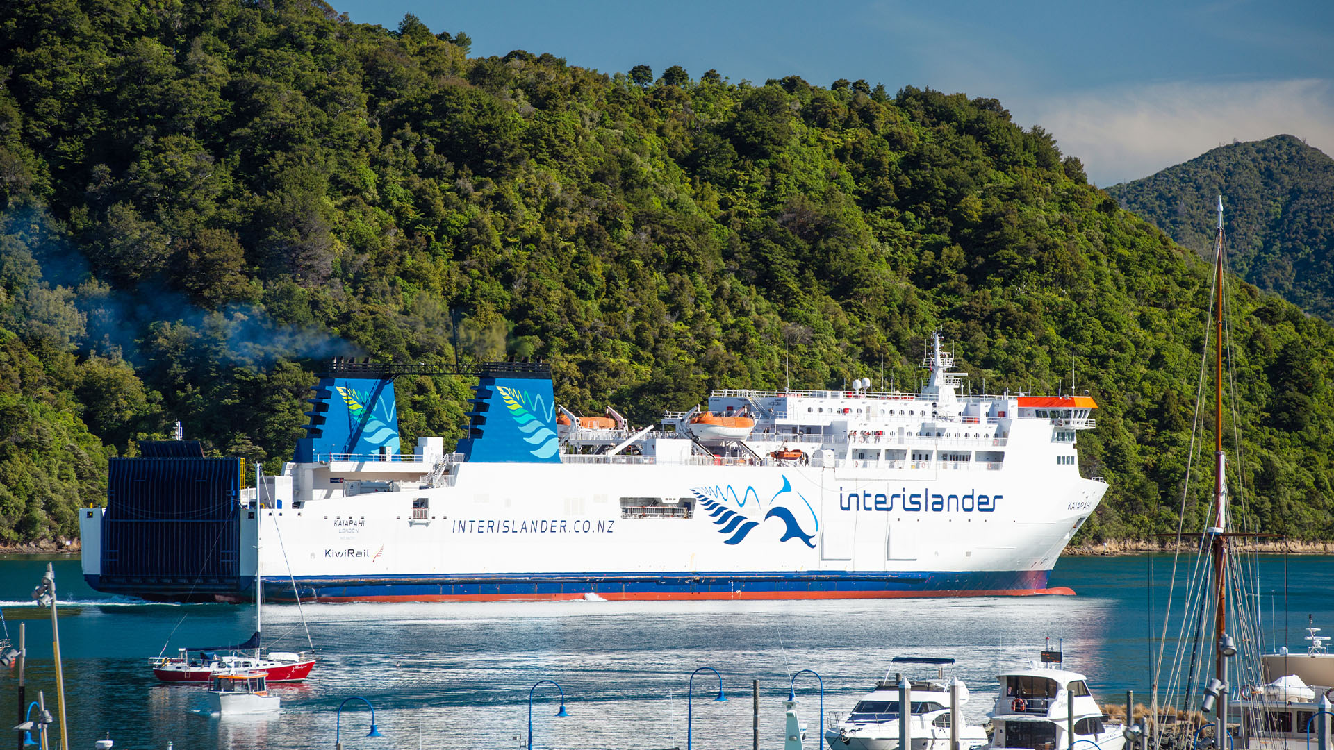 the Interislander ferry leaving Picton 