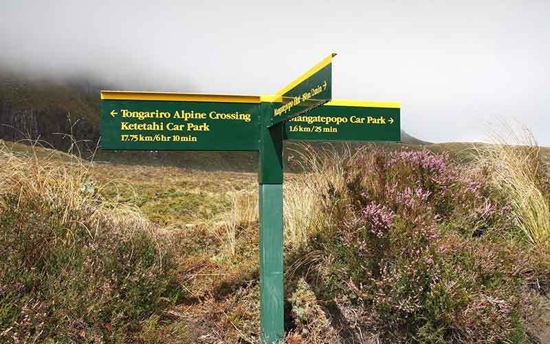 Tongariro Alpine Corssing trail head Tongariro Alpine Crossing