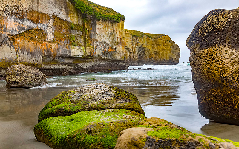 Tunnel Beach, Dunedin on the Otago Peninsula Tunnel Beach, Dunedin on the Otago Peninsula