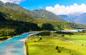 River flowing from Franz Josef Glacier