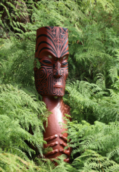 Image of a Maori statue in Rotorua