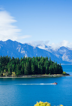 View of Lake Wakatipu from Queenstown