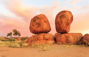Karlu Karlu (Devils Marbles)