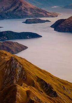 The spectacular view over Lake Wanaka from Roys Peak
