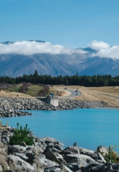 The Road that runs alongside Lake Waitaki