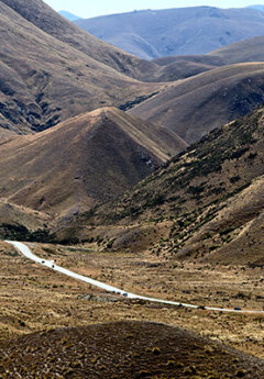 View of rolling hills in Lindis Pass, New Zealand