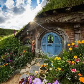 Hobbit hole at Matamata's Hobbiton Tour, New Zealand