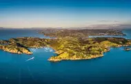 Waiheke Island Private Day Tour with Ananda Black