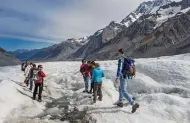 Tasman Glacier Helihike with The Helicopter Line