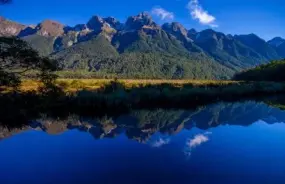 Mirror Lake on the way to Milford Sound