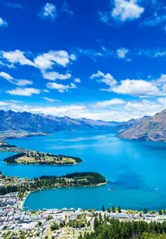 View over Queenstown and Lake Wakatipu