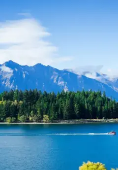 Jet boat on Lake Wakatipu